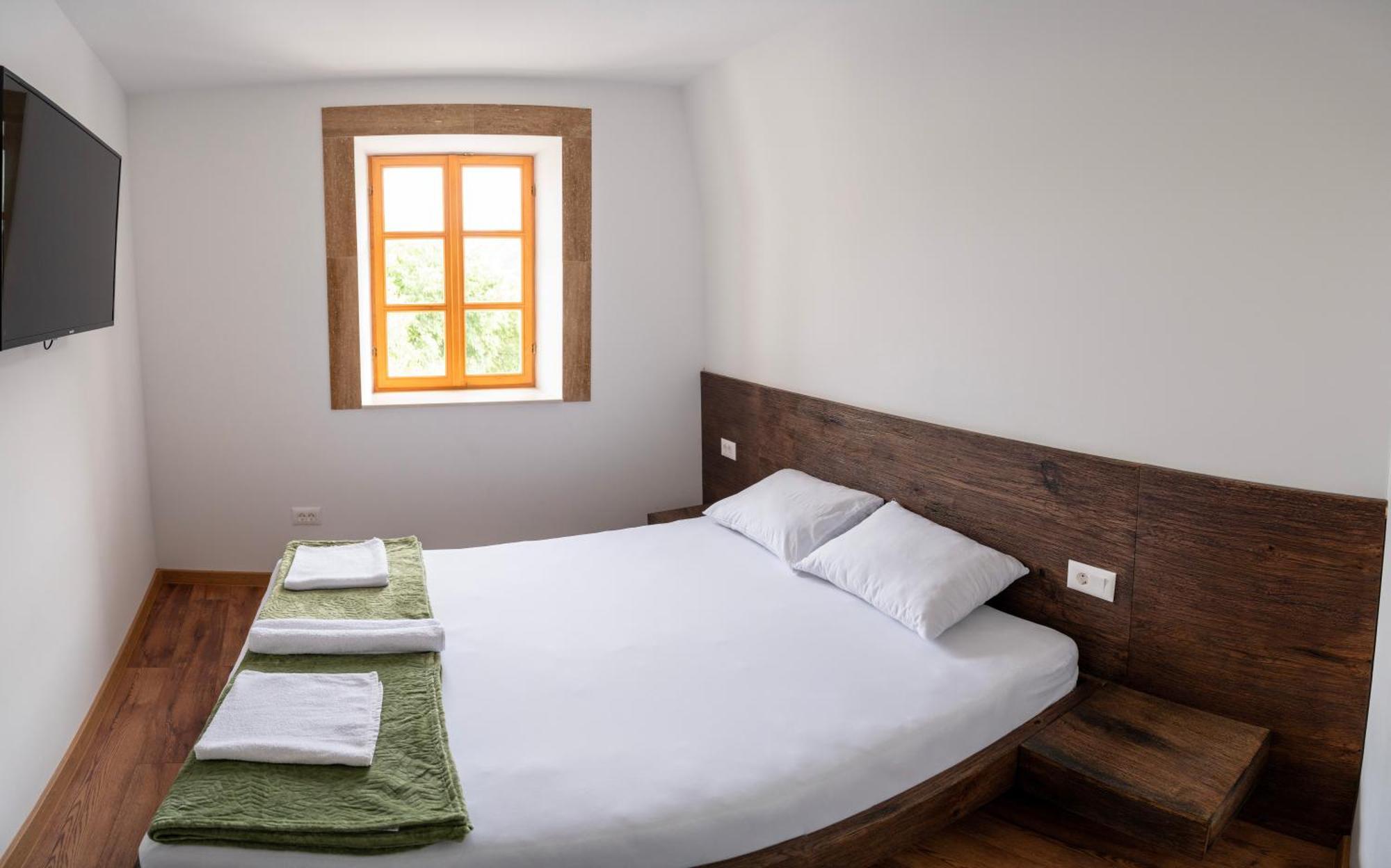 מוסטר Sunrise Apartments - With Old Bridge View מראה חיצוני תמונה