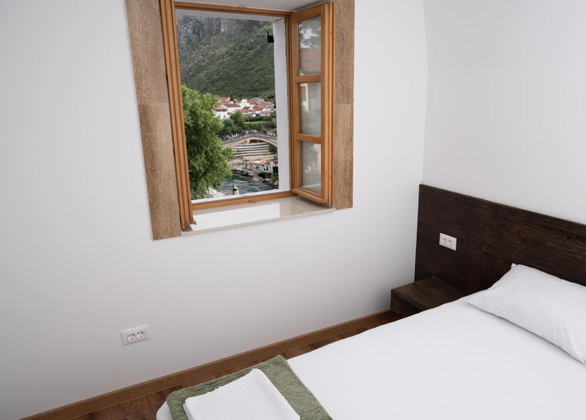 מוסטר Sunrise Apartments - With Old Bridge View מראה חיצוני תמונה